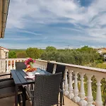 Ljubi Apartamento *