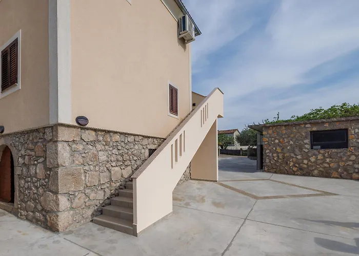 Ljubi Apartamento