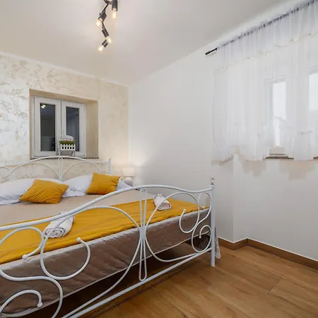 Ljubi Lejlighed Sveti Anton (Krk)