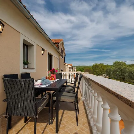 Ljubi Lejlighed Sveti Anton (Krk)